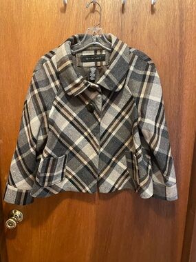 Apostrophe Cropped Plaid cape style